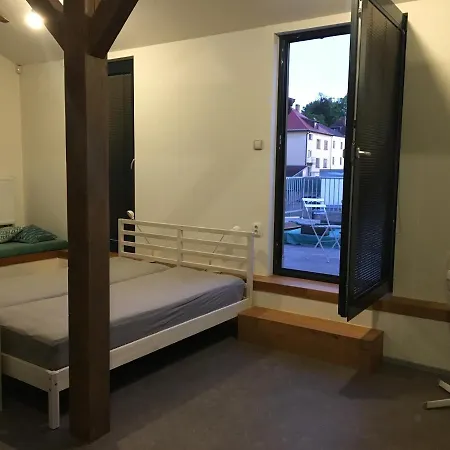 Apartman S Terasou V Patre * 因德日赫城堡